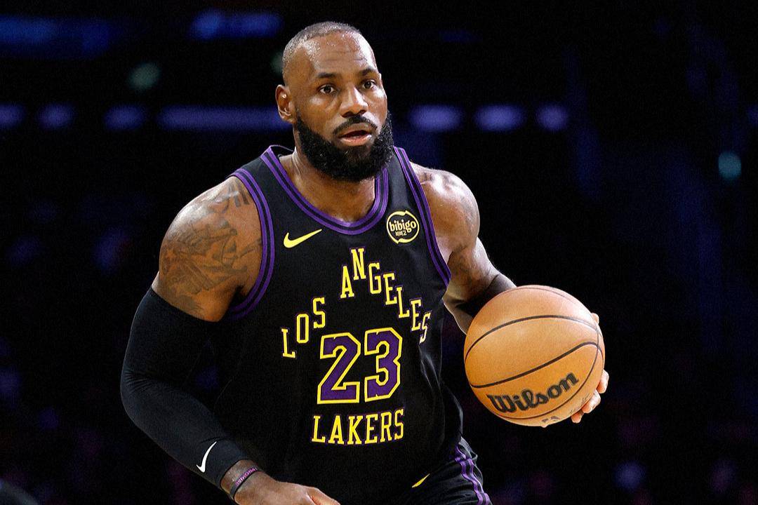 关于詹姆斯回归赛场，挺进下一轮首场状态亮眼，尤文图斯观众沸腾！的信息